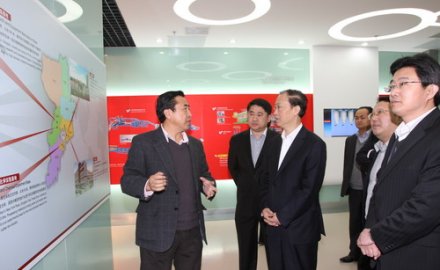 青島市委副書記王文華來軟控調研指導工作